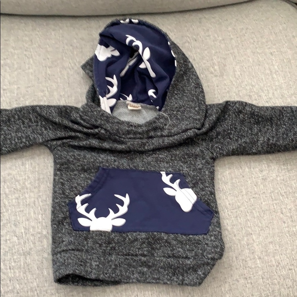 Sweatshirt